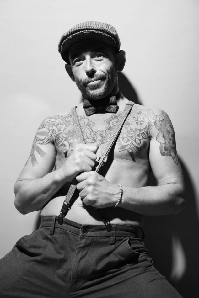 Male Escorts Fife Boy With A Room