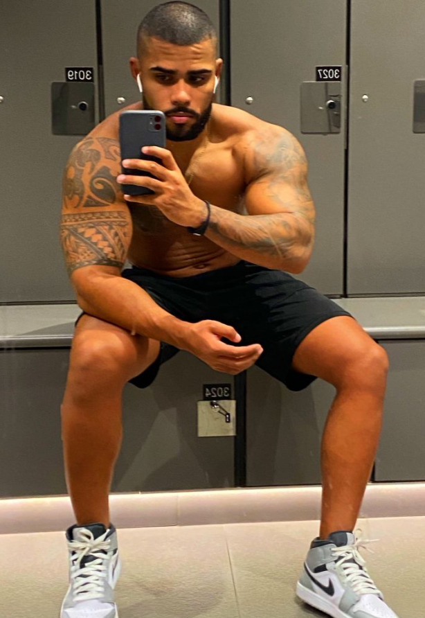 Henry Bruno 28