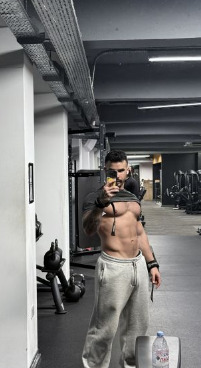 Dominic 12